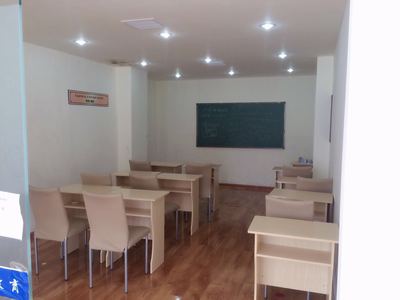 旺苍县戴氏教育咨询 点亮学子未来的专业引航者